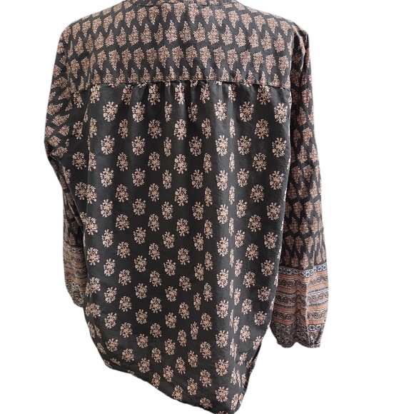 Lucky Brand Black and Pink Floral Blouse - Picture 5 of 9